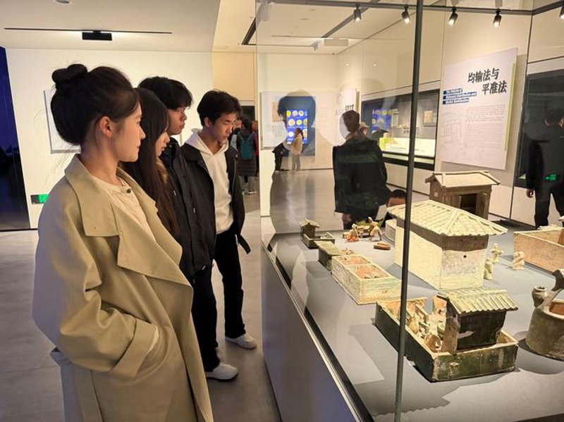 小马学园:教育行业的创新风向标